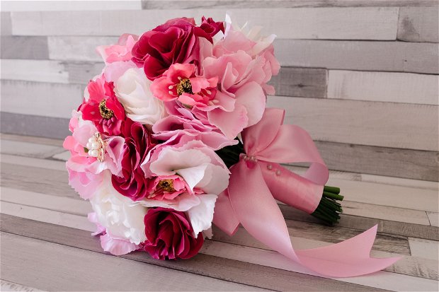 Buchete de mireasa cu flori artificiale roz