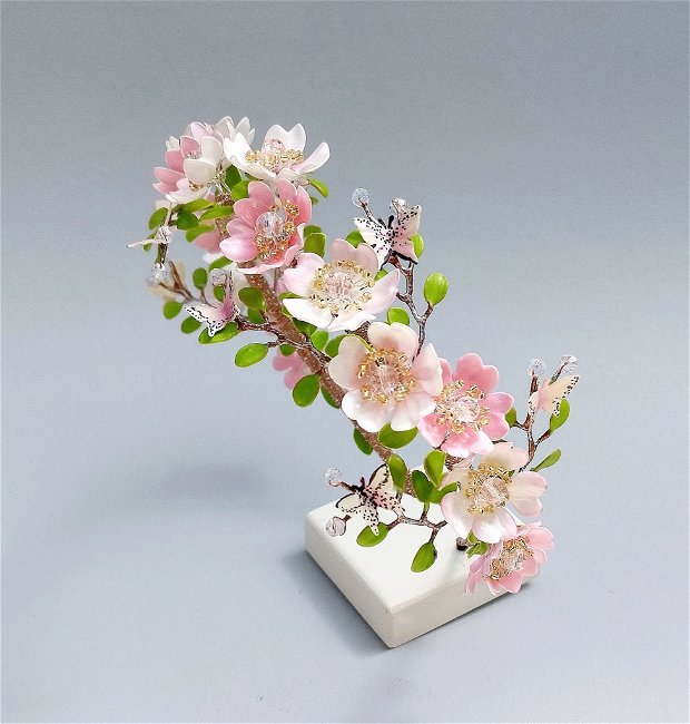 Tiara Roz Cu Flori de Trandafir Sălbatic și Fluturi- Eleganță Inspirată de Natură