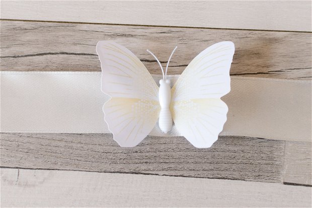 Bratari domnisoare de onoare cu fluture alb