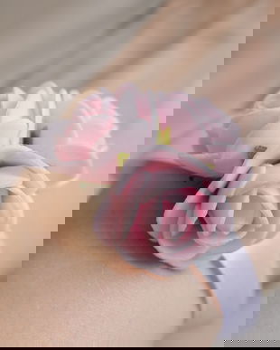 Bratari domnisoare de onoare cu 3 flori artificiale roz pal