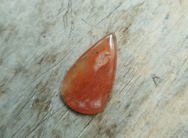 Cabochon carneol. 24x14x4 mm