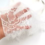 Eșarfa albă BLANCHE, cu bordură Chantilly