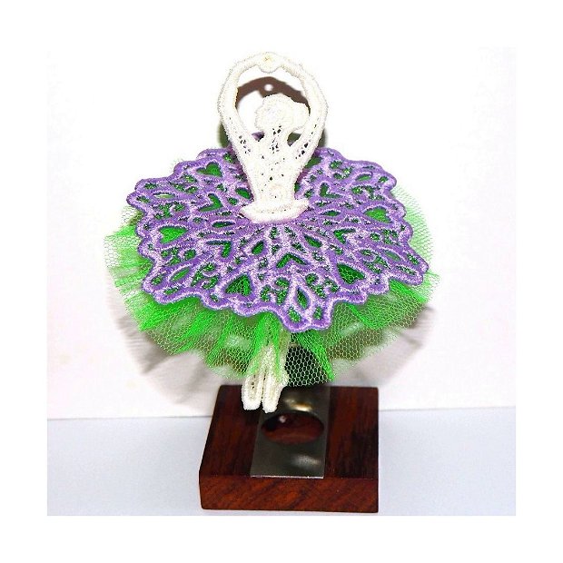 Decoratiune balerina cu fusta si tulle