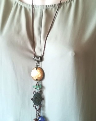 Colier boho lung cu pandantiv antichizat si margele lampwork