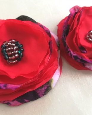 Set brose flori rosii flamenco