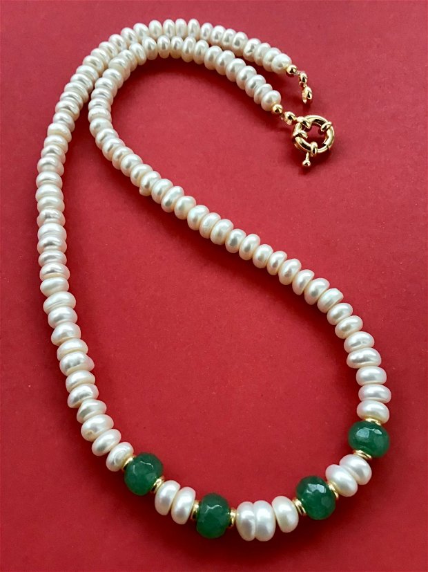 Colier perle albe de cultura & smarald