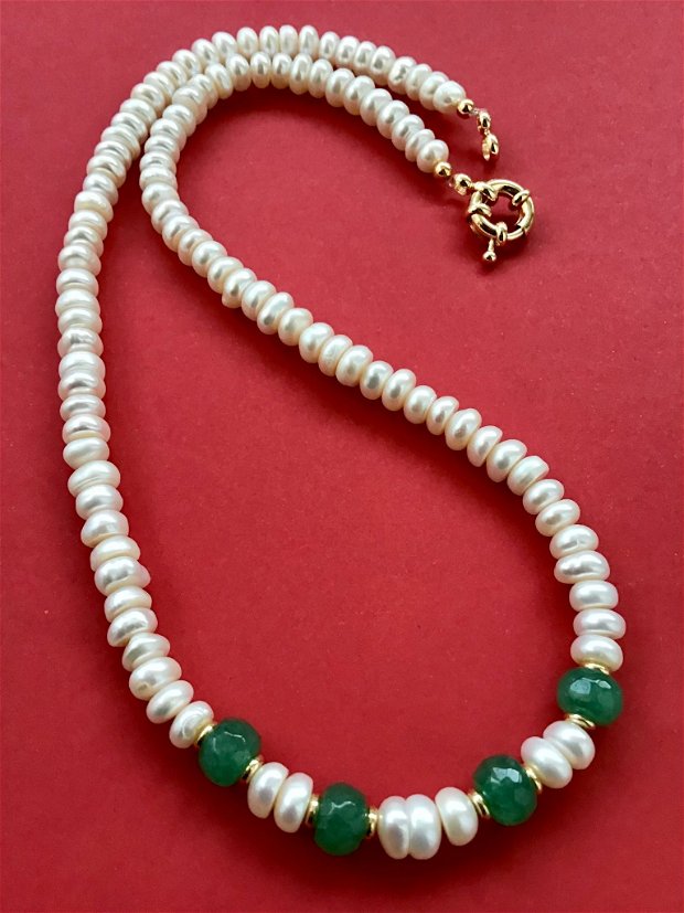 Colier perle albe de cultura & smarald