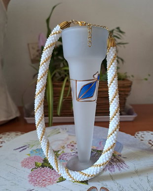 Colier Toho