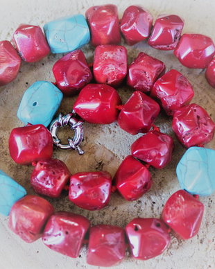Colier handmade din coral si turcoaz