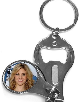 Breloc metalic personalizat - unghiera/desfacator