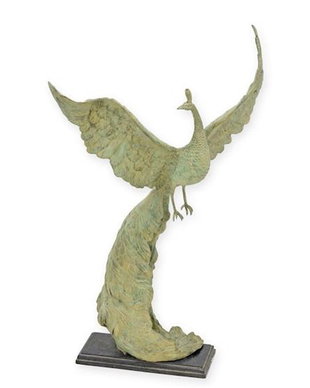 Paun in zbor-statueta din bronz cu un soclu din marmura