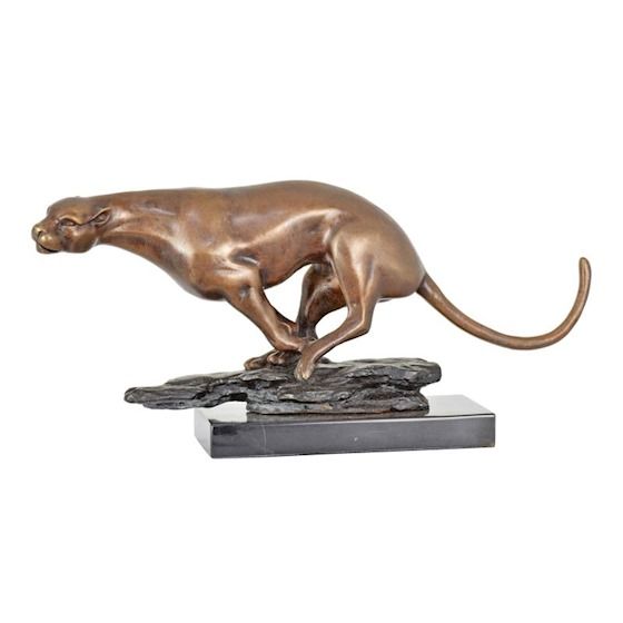 Jaguar alergand-statueta din bronz pe un soclu din marmura