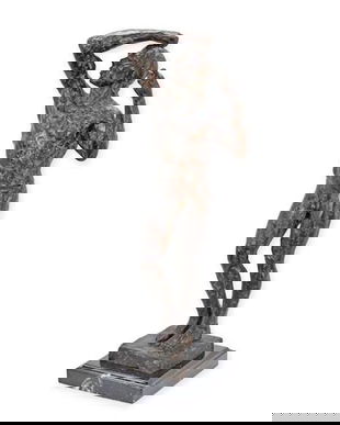 Adam-statueta din bronz pe un soclu din marmura