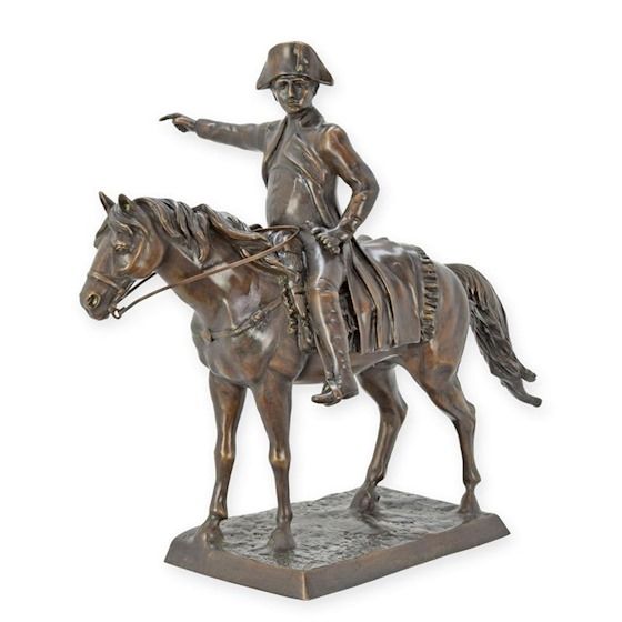 Napoleon calare-statueta din bronz pe un soclu din marmura