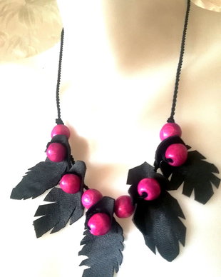 Colier rustic ciclam negru