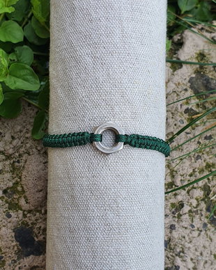 Brățară pentru bărbați, realizată cu snur verde și o piuliță autentică - Accesoriu boem pentru stilul tău personal