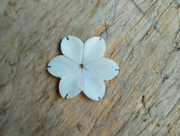 Floare sidef, 29x26x3 mm