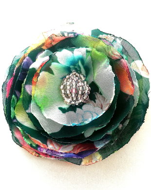Brosa floare gradina verde  8,5 cm