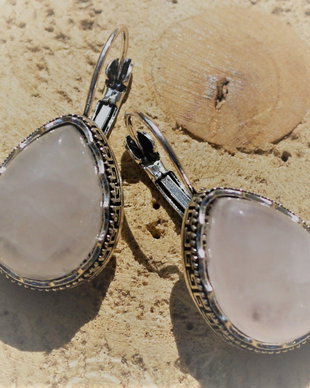 Cercei cu cabochon din cuartz roz