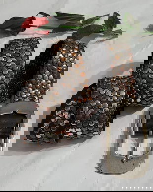 Curele din piele accesorizate cu metal