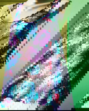 Bluza anticanicula si fusta plisata alba