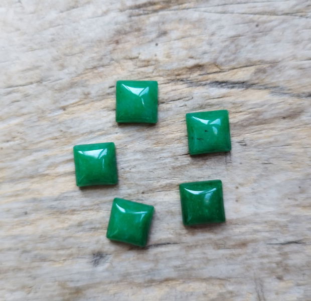 Cabochon jad verde, 10x10 mm