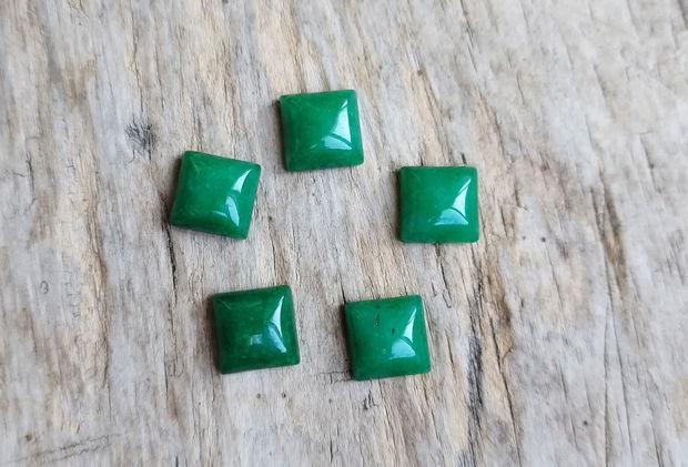 Cabochon jad verde, 10x10 mm