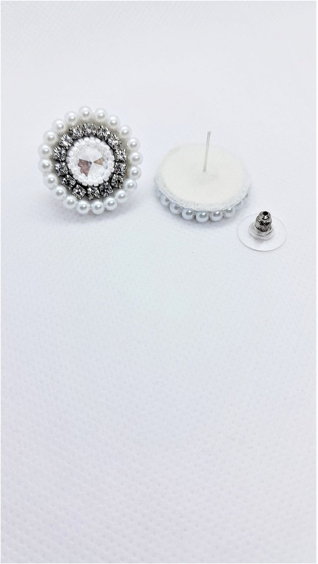 Cercei eleganti/mireasă cu Swarowski și perle de sticlă - albi