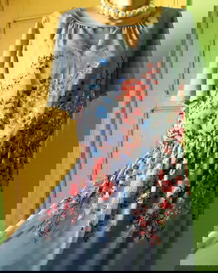 Rochie cu o gradina de flori