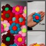 Flori 3D 7 cm, pufoase, diferite culori, crosetate manual. Aplicatii handmade pentru haine. Aplicatie de cusut sau lipit. LA COMANDA