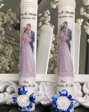 Lumanari de nunta personalizate cu flori artificiale albastre