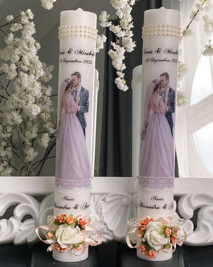 Lumanari de nunta personalizate cu flori artificiale portocalii