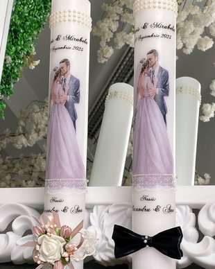 Lumanari de nunta personalizate cu flori artificiale crem