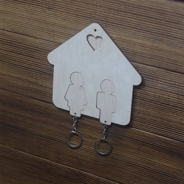 Suport chei din lemn pentru cupluri sub forma de casuta si breloc inclus