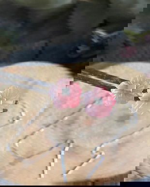 Cercei lungi si foarte fini din lantisor de argint 925 si floricele din sidef detasabile