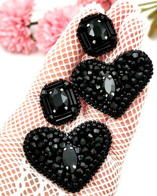 Rezervat Cercei Black Precious Hearts