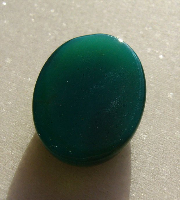 Cabochon 9 din agata verde inchis aprox 30x20x7 mm