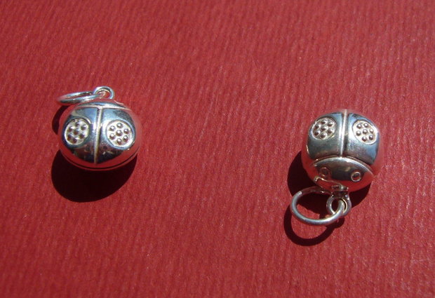 Buburuza pandant / clopotel din argint .925 aprox aprox 7x9.5x17 mm (cu anoul)