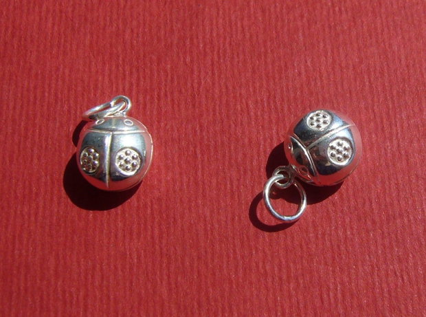 Buburuza pandant / clopotel din argint .925 aprox aprox 7x9.5x17 mm (cu anoul)