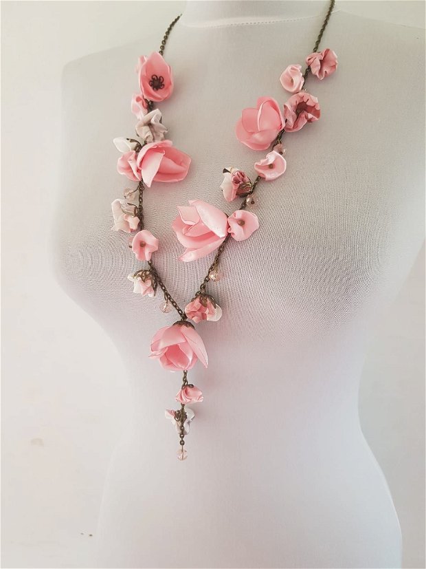 Colier floral lung "Sweet roses"