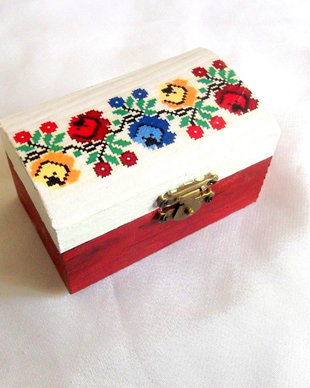 cutie lemn decorata cu motiv traditional 43631