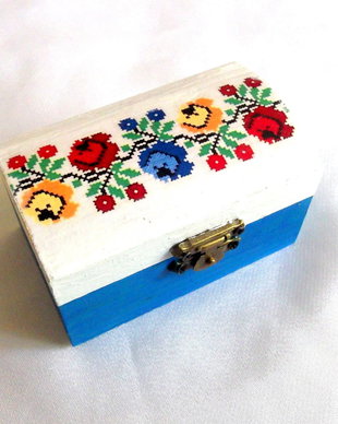 cutie lemn decorata cu motiv traditional 43632