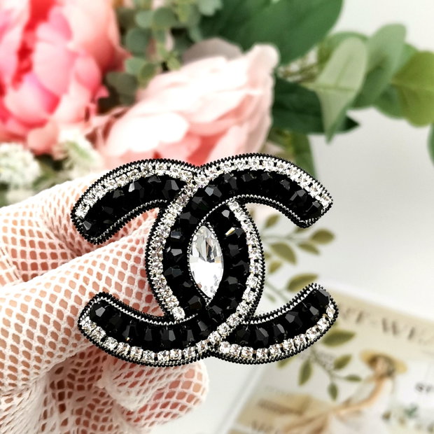 Broșa - Chanel Black Precious Little Thing