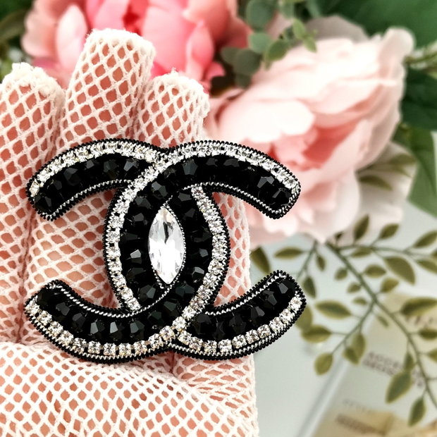 Broșa - Chanel Black Precious Little Thing