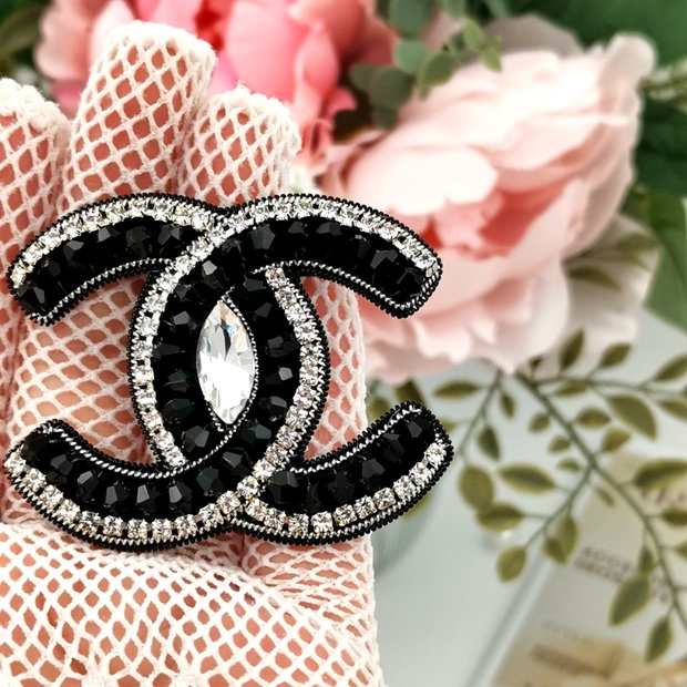 Broșa - Chanel Black Precious Little Thing