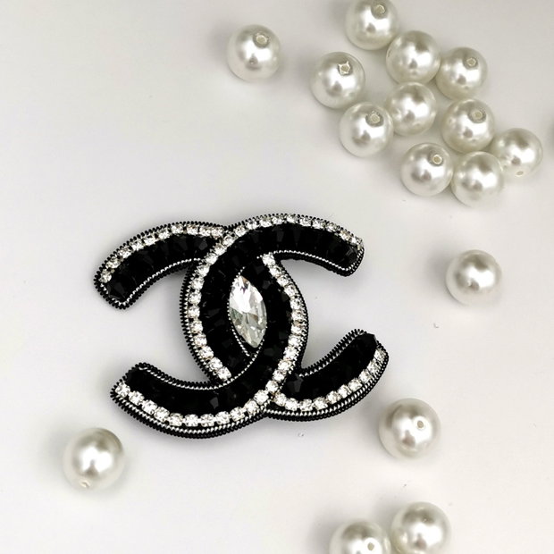 Broșa - Chanel Black Precious Little Thing