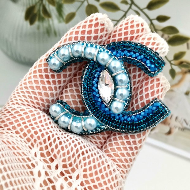 Rezervat Broșa - Chanel Blue pearls and Sparkles
