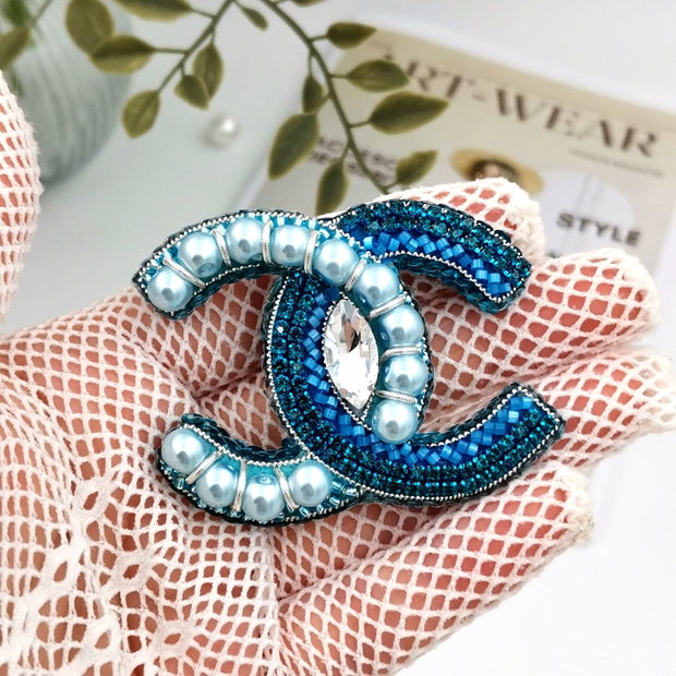 Rezervat Broșa - Chanel Blue pearls and Sparkles