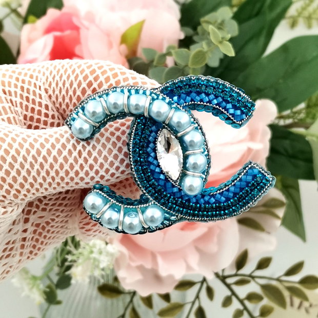 Rezervat Broșa - Chanel Blue pearls and Sparkles