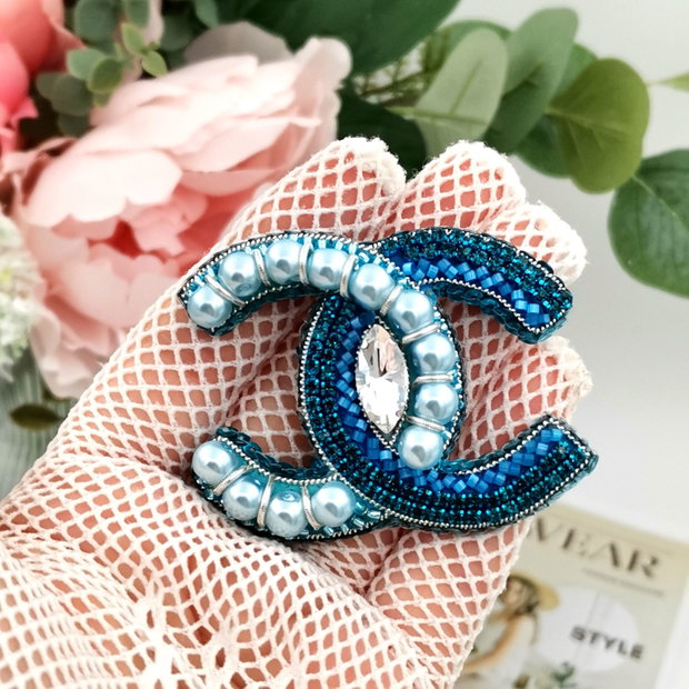 Rezervat Broșa - Chanel Blue pearls and Sparkles